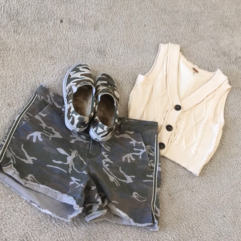 FREE PEOPLE/“DENSON”CREAM FISHERMAN KNIT CROPPED VEST